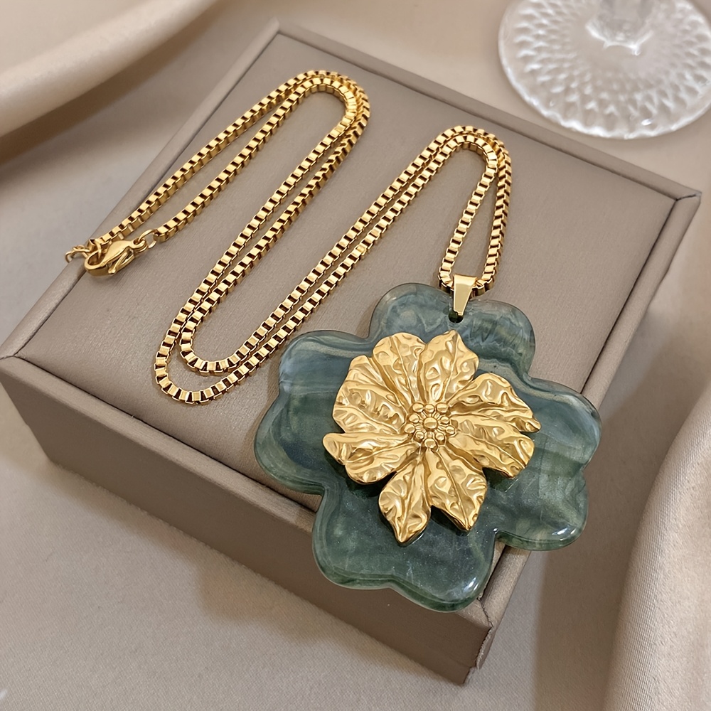 Golden Marble-Patterned Relief Flower Pendant Necklace, Unisex Gift
